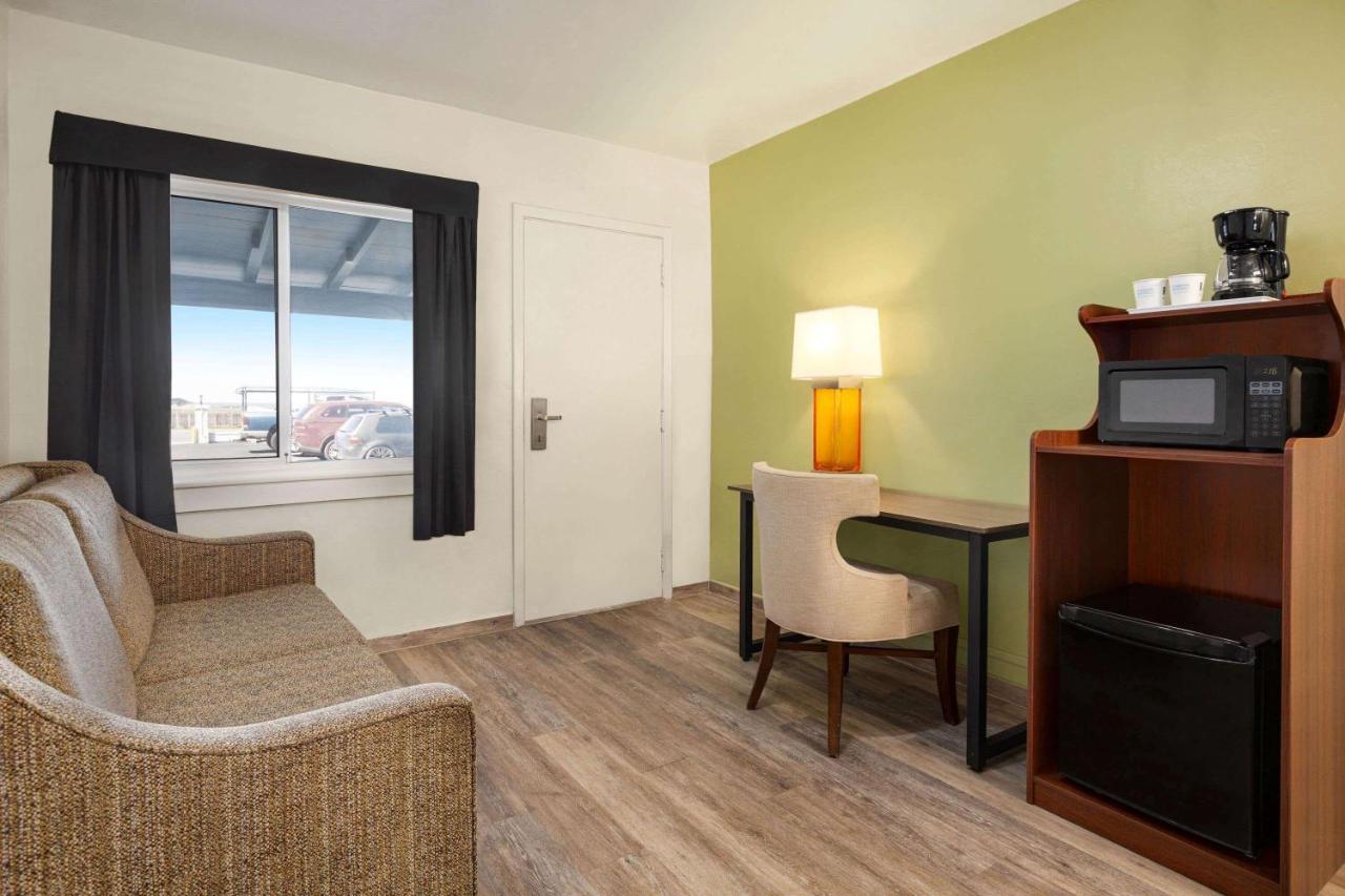 Baymont By Wyndham Fort Bragg Ngoại thất bức ảnh